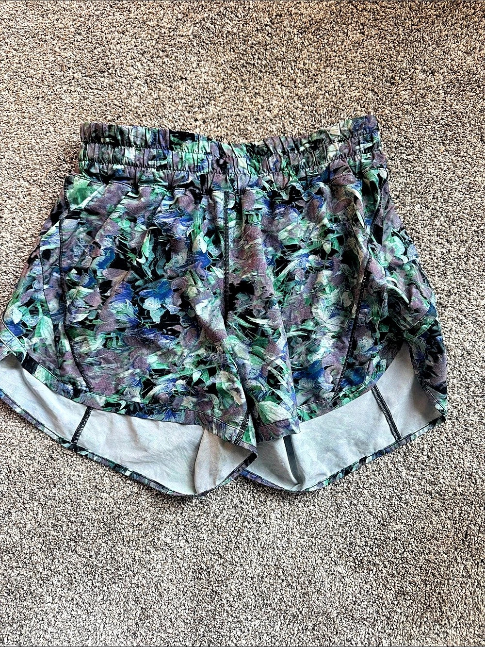 lululemon Track That Mid-Rise Lined Short 5" Floral Shorts Size 10